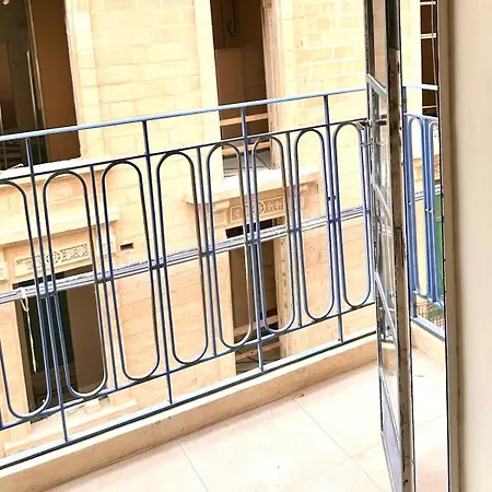 Traditional St Julian 150m From The Sea, 3 Bedrooms, 3 Bathrooms * Saint Julian's