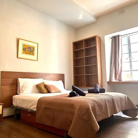 Traditional St Julian 150m From The Sea, 3 Bedrooms, 3 Bathrooms 아파트