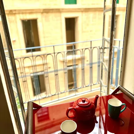 Traditional St Julian 150m From The Sea, 3 Bedrooms, 3 Bathrooms * Saint Julian's