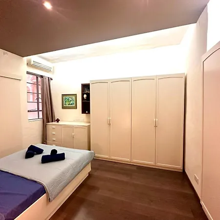 Traditional St Julian 150m From The Sea, 3 Bedrooms, 3 Bathrooms *