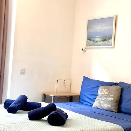 Lejlighed Traditional St Julian 150m From The Sea, 3 Bedrooms, 3 Bathrooms