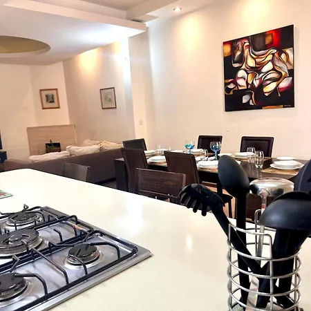 Traditional St Julian 150m From The Sea, 3 Bedrooms, 3 Bathrooms