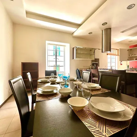 Traditional St Julian 150m From The Sea, 3 Bedrooms, 3 Bathrooms