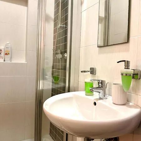 Διαμέρισμα Traditional St Julian 150m From The Sea, 3 Bedrooms, 3 Bathrooms *