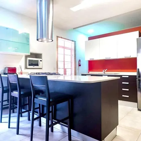 Traditional St Julian 150m From The Sea, 3 Bedrooms, 3 Bathrooms Apartment